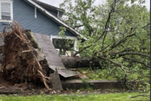 Tornado Causes Widespread Damage in Springfield, Missouri Area